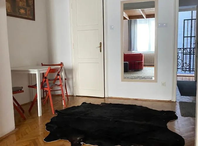 Apartament V. District