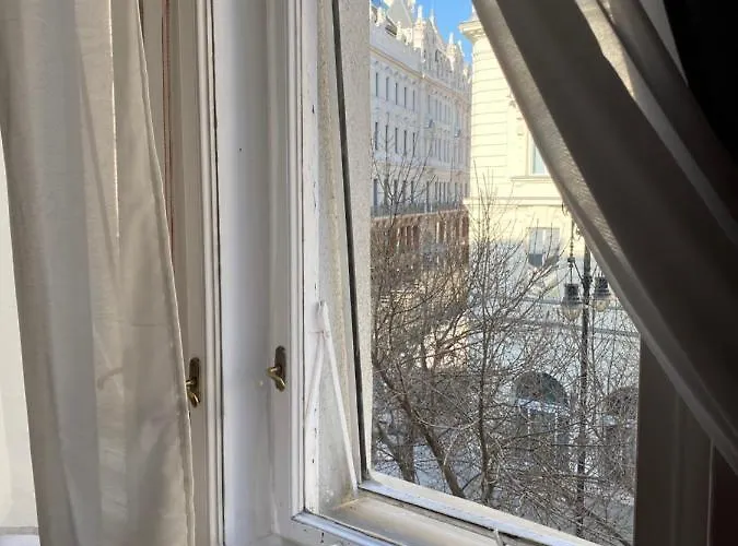 Apartament V. District